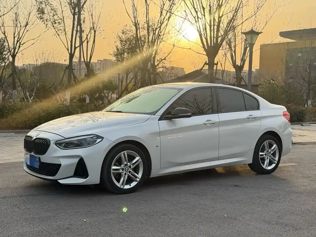 BMW 1 Series 2023 из CN, фото 1