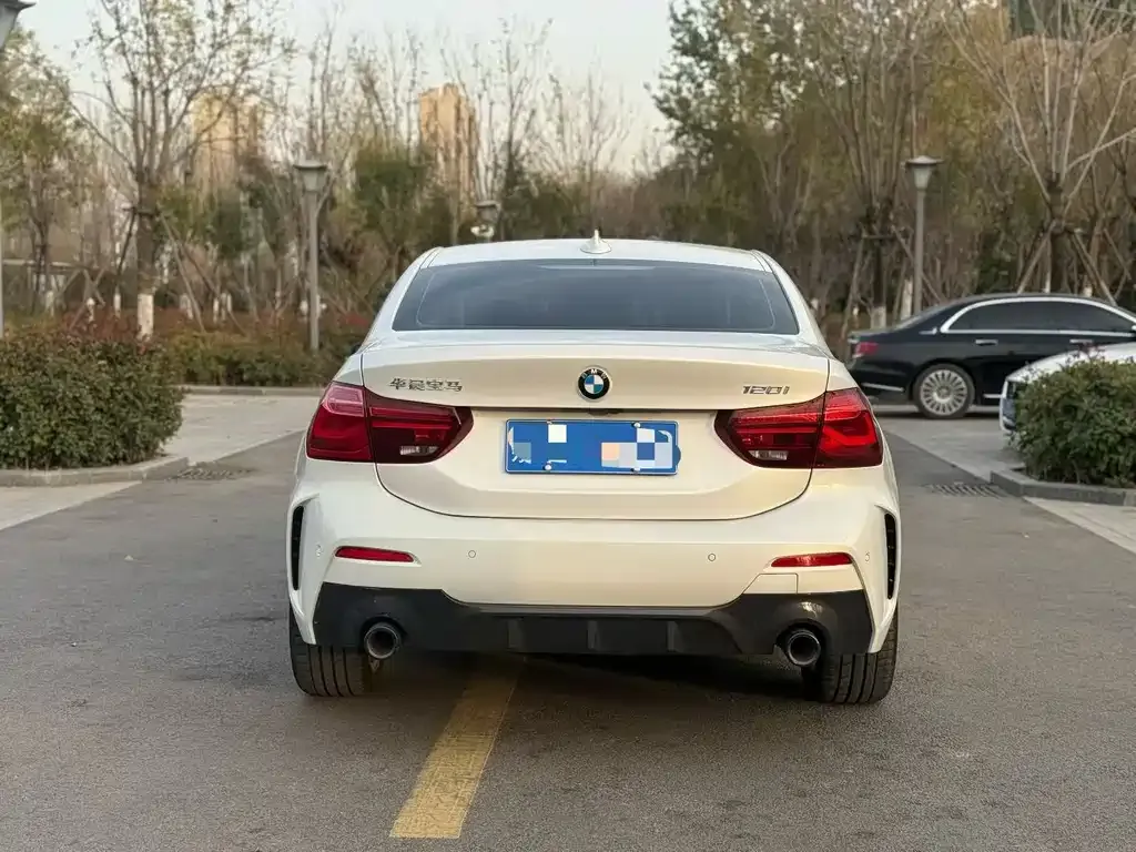 BMW 1 Series 2023 из CN, фото 4