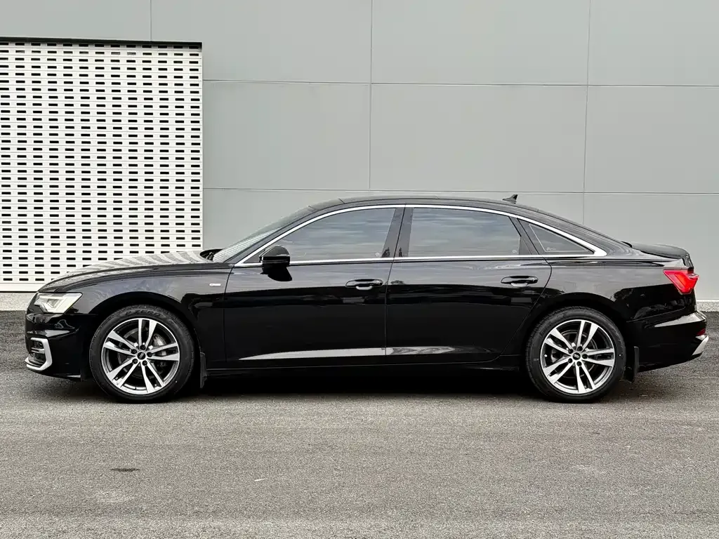 Audi A6L 2021 из CN, фото 9