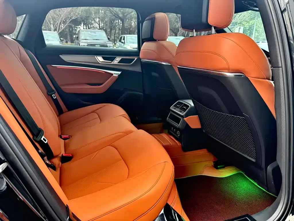 Audi A6L 2021 из CN, фото 3