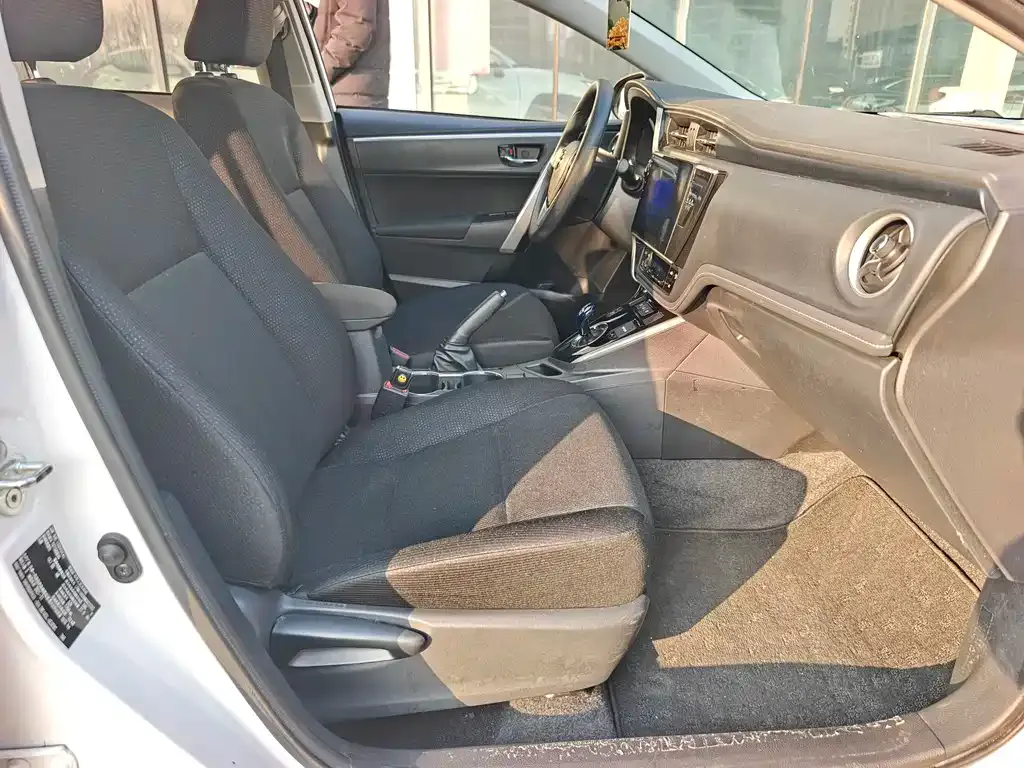 Toyota Corolla Hybrid 2022 из CN, фото 4