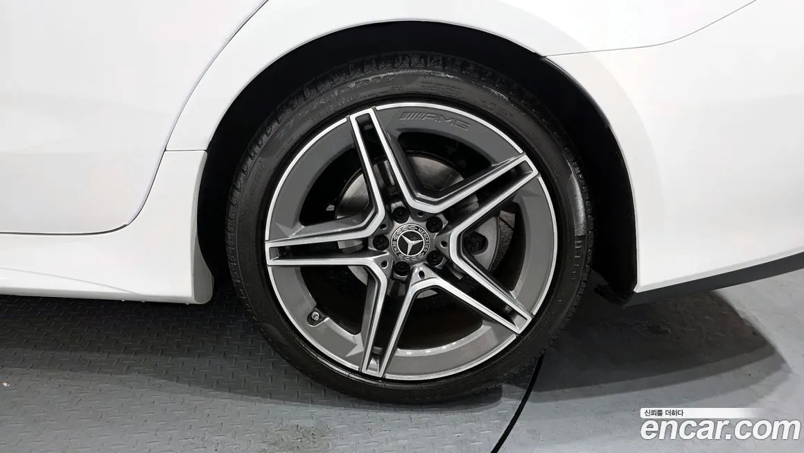 Mercedes-Benz CLS-Class — фото 10