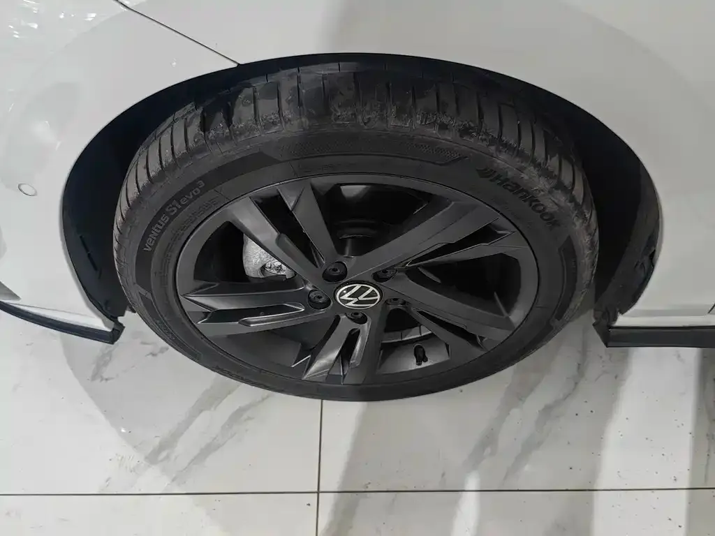 Volkswagen Golf 2021 из CN, фото 2