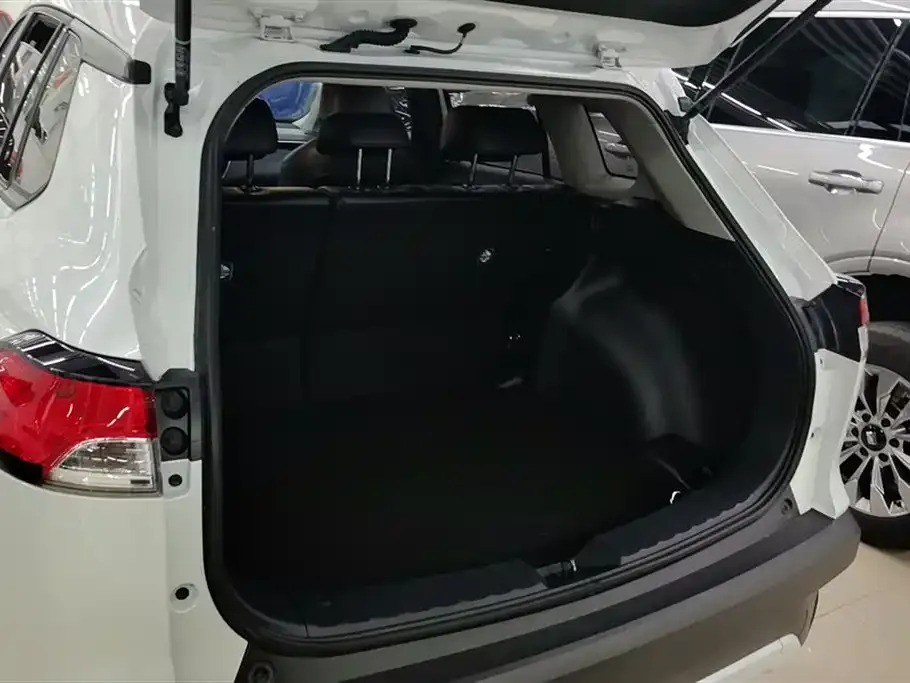 Toyota Corolla Cross 2023 из CN, фото 3