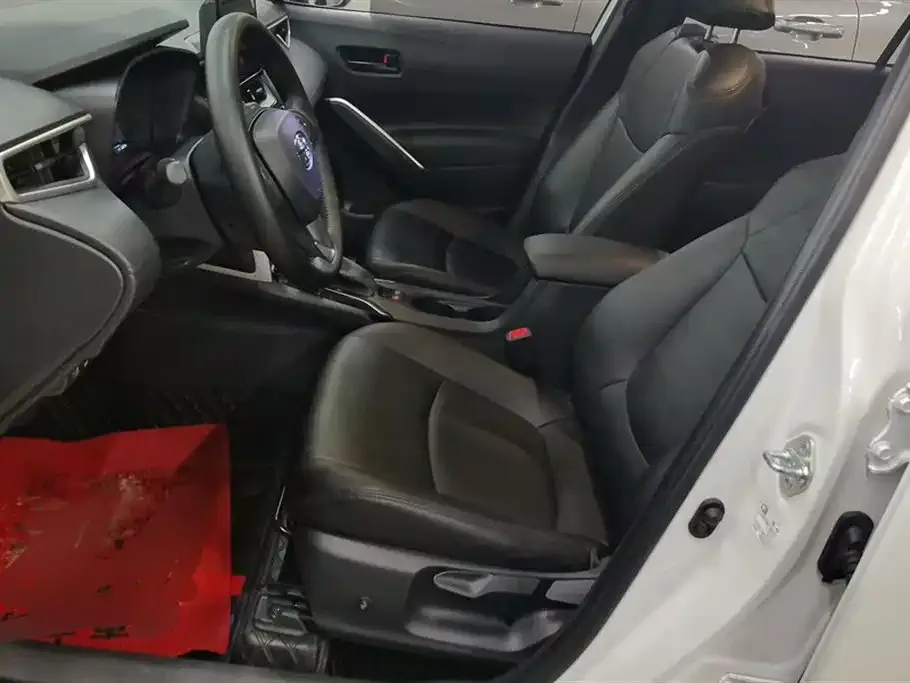 Toyota Corolla Cross 2023 из CN, фото 8