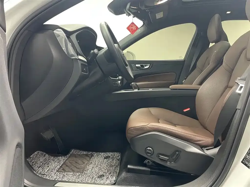 Volvo XC60 2022 из CN, фото 10