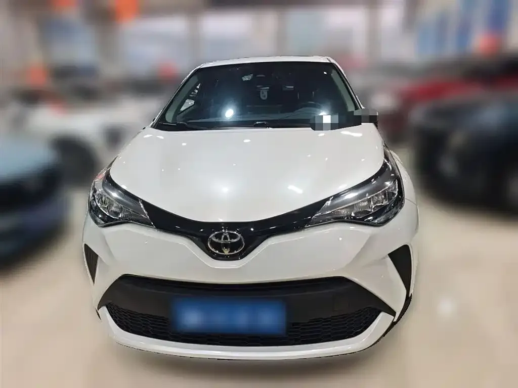 Toyota C-HR 2023 из CN, фото 2