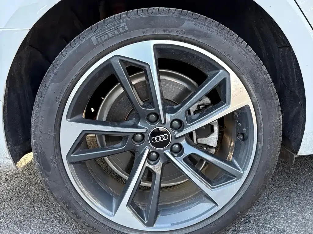Audi A4L 2025 из CN, фото 7