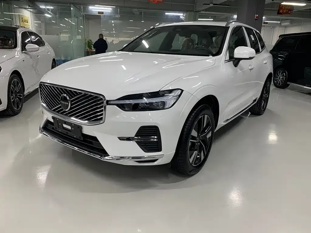 Volvo XC60 — фото 1