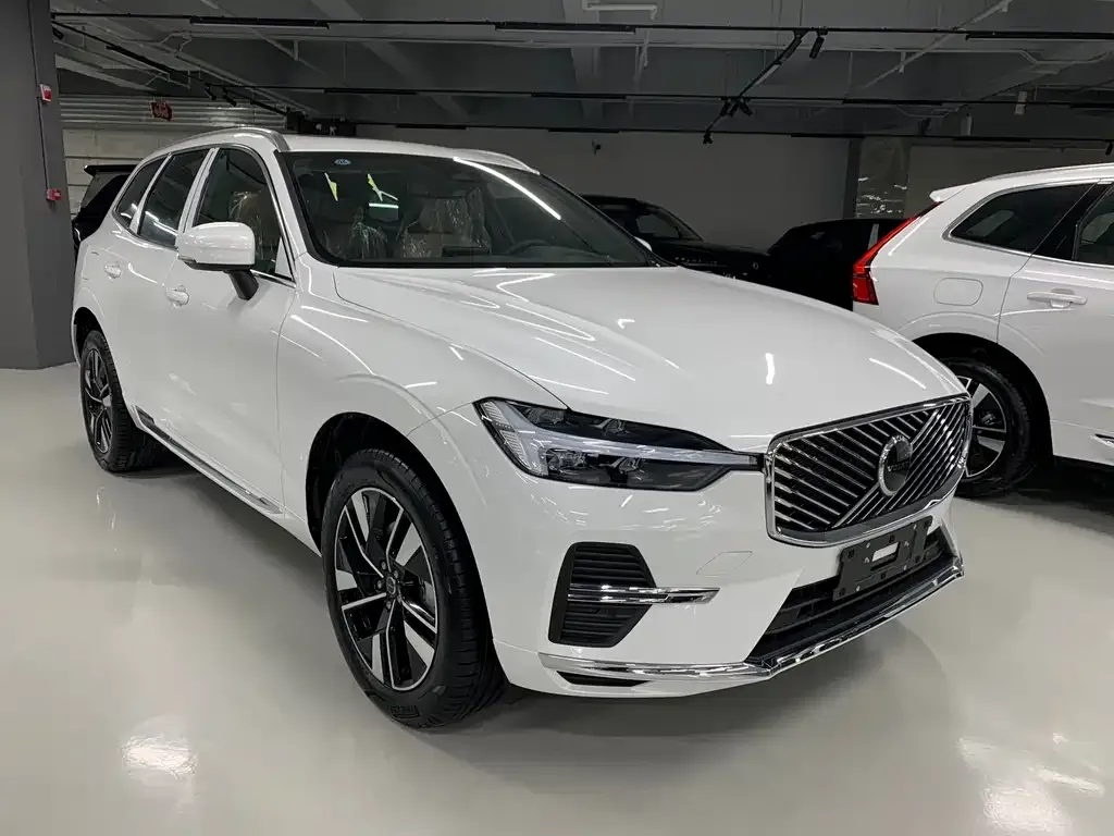 Volvo XC60 — фото 10