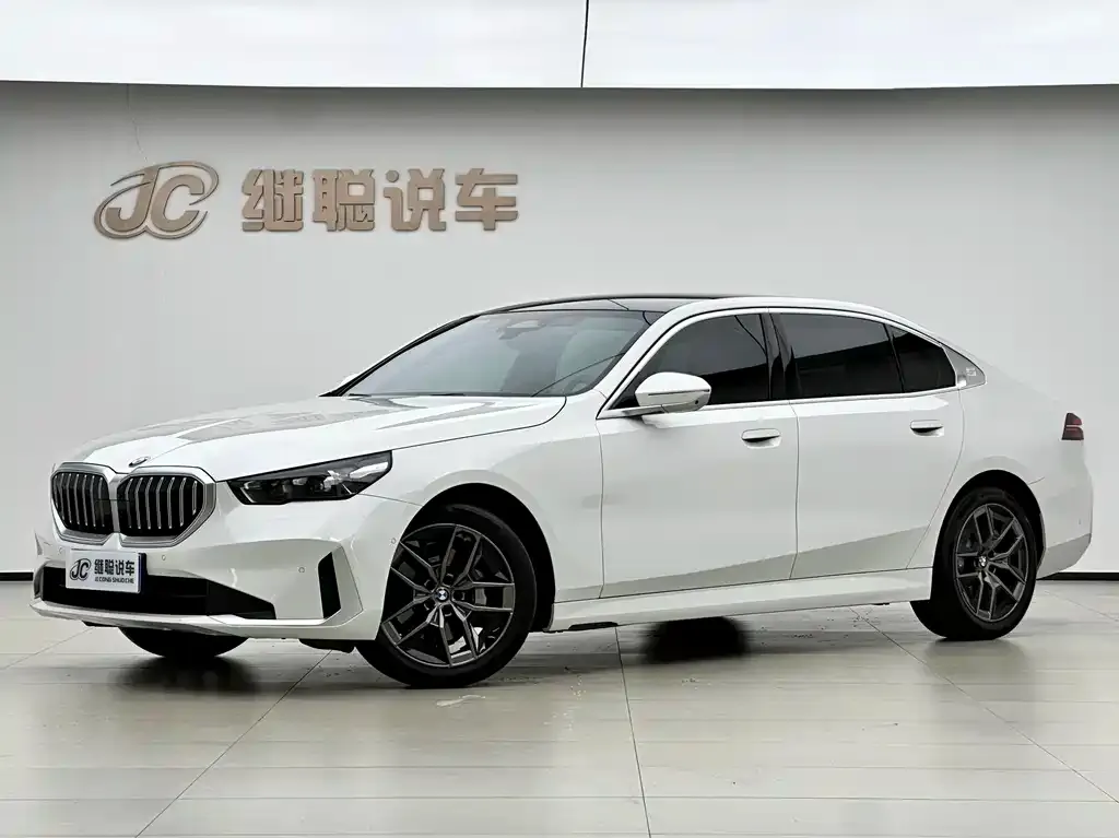 BMW 5 Series 2025 из CN, фото 1