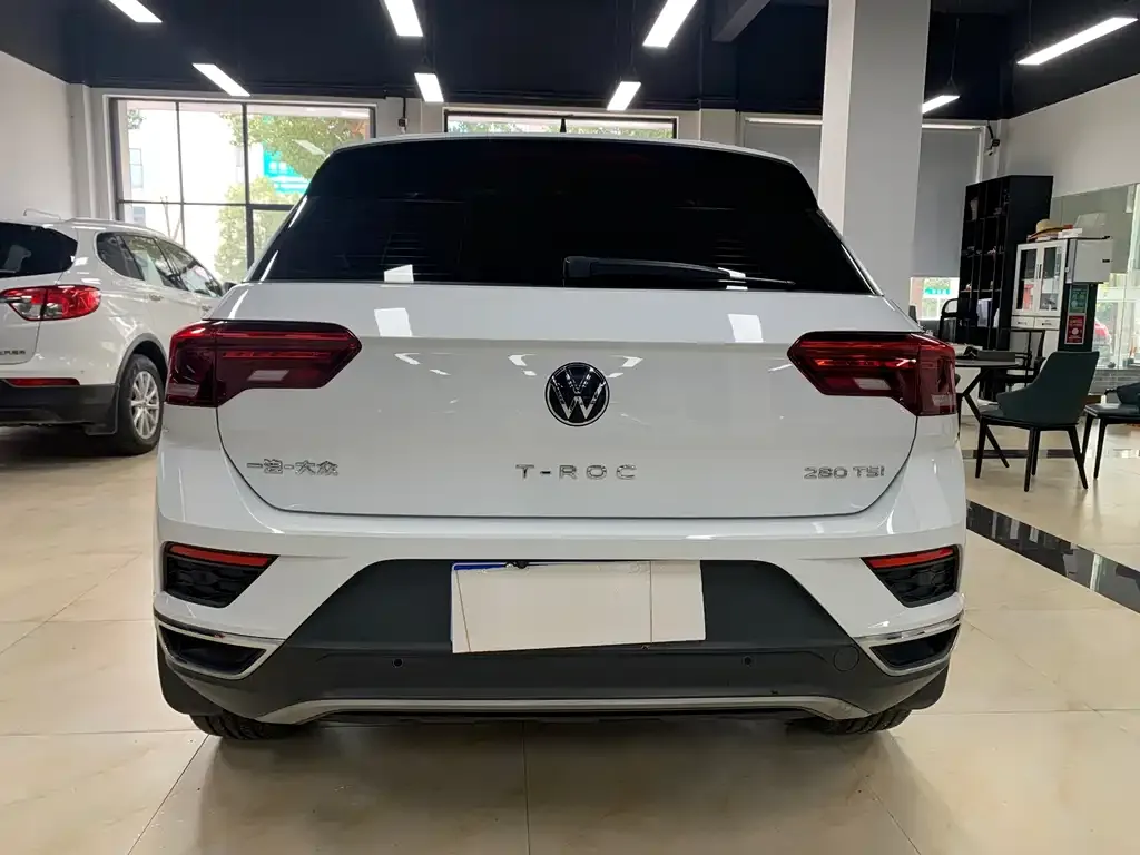 Volkswagen T-Roc — фото 3