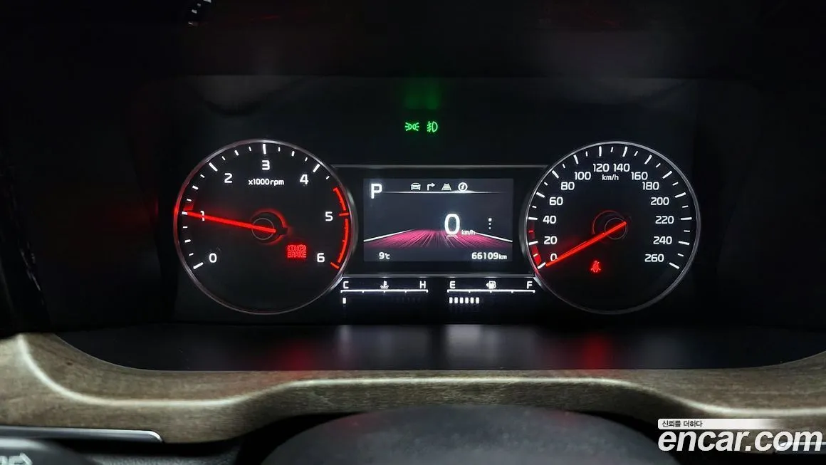 Kia Sorento — фото 8