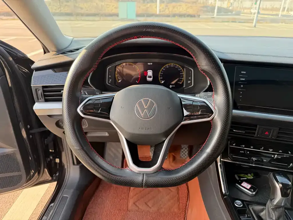Volkswagen Passat 2023 из CN, фото 10