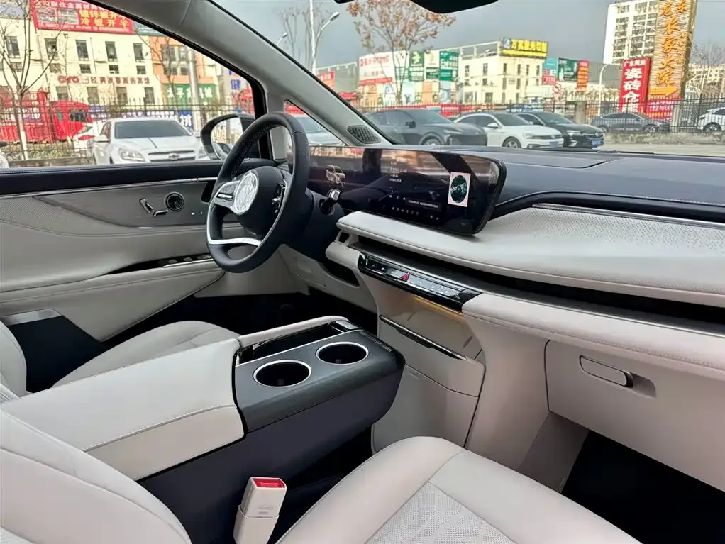 Buick GL8 Hybrid — фото 8