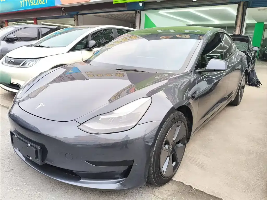 Tesla Model 3 — фото 10