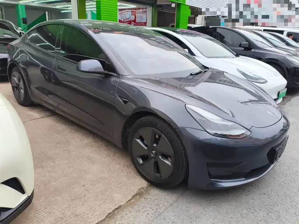 Tesla Model 3 — фото 9