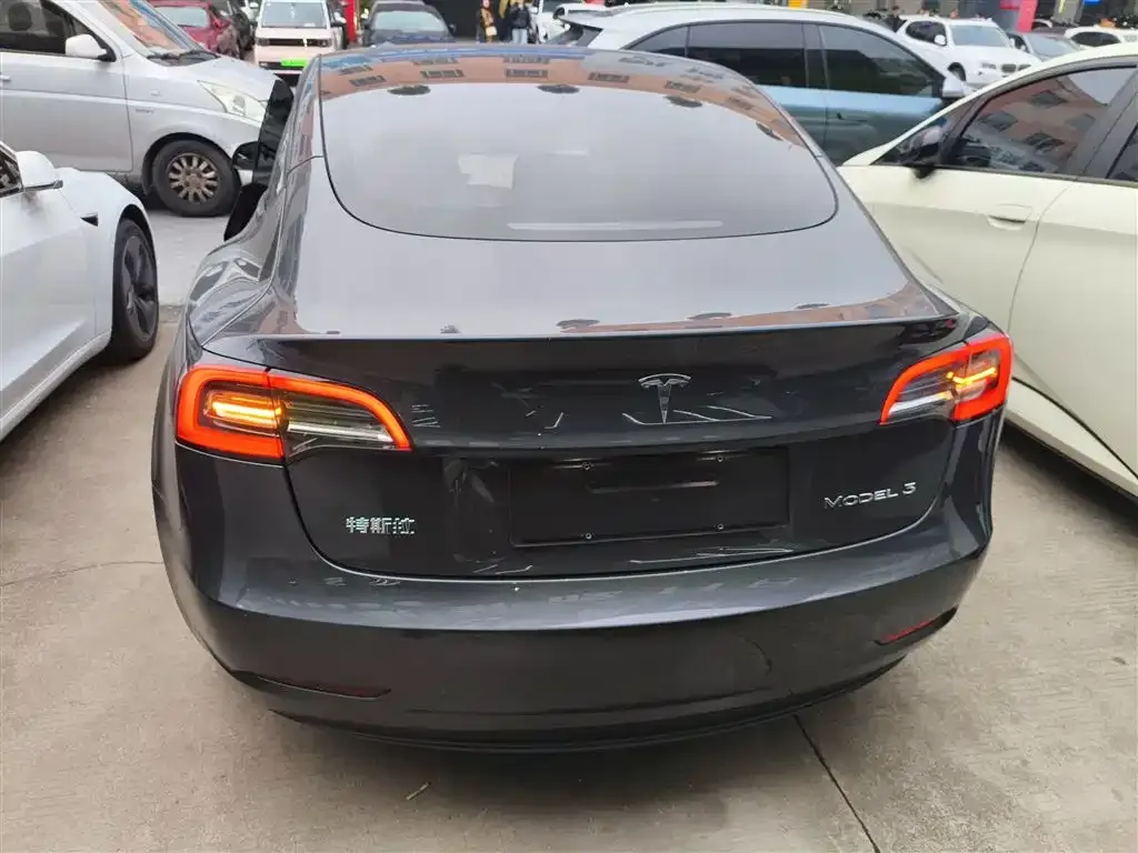 Tesla Model 3 — фото 5