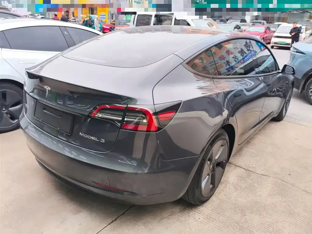 Tesla Model 3 — фото 3