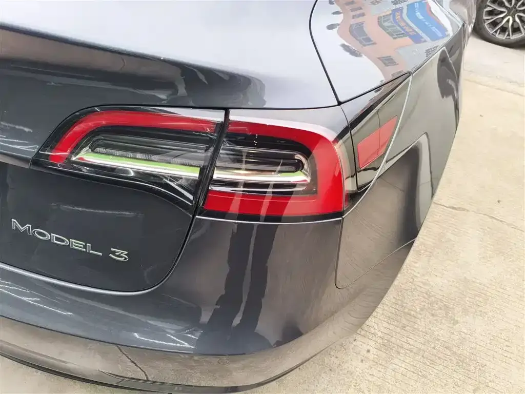Tesla Model 3 — фото 4