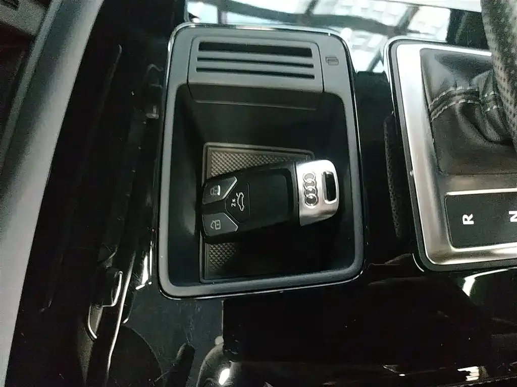Audi Q5L 2024 из CN, фото 2