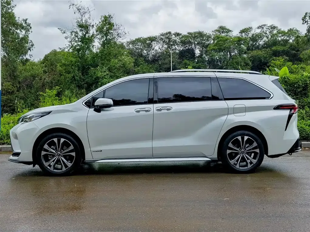 Toyota Granvia 2024 из CN, фото 10