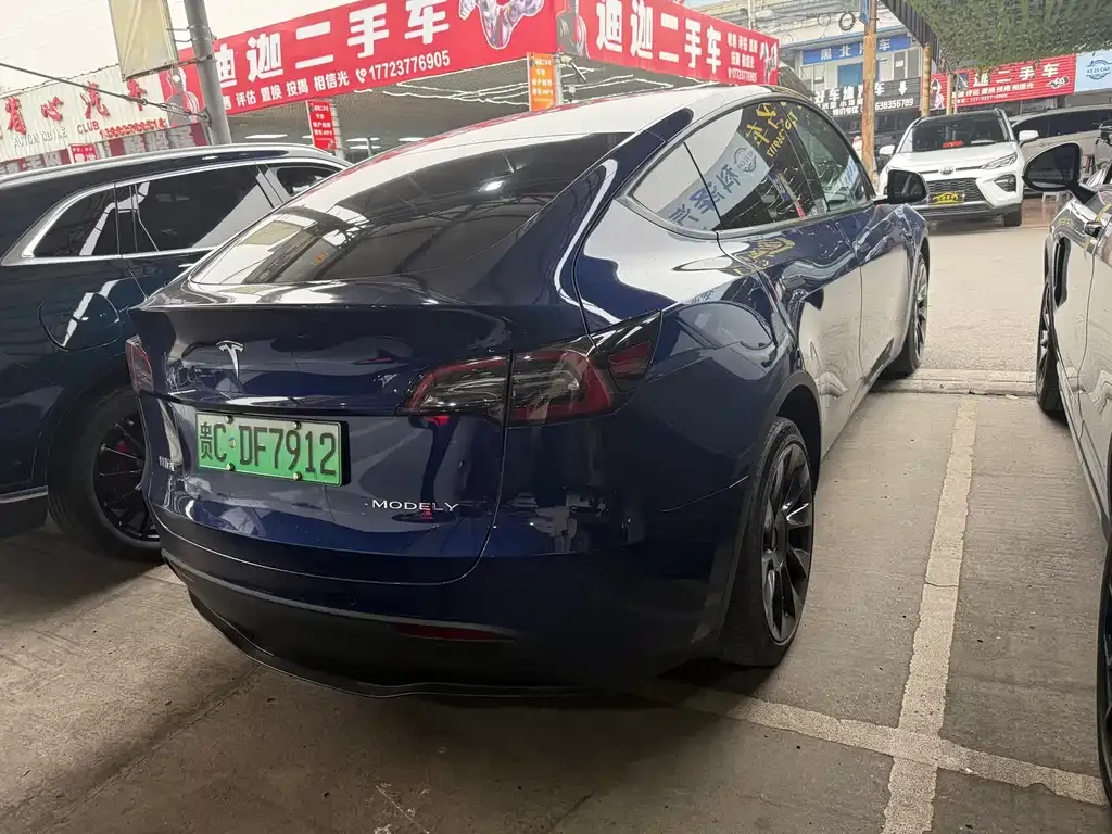 Tesla Model Y — фото 8