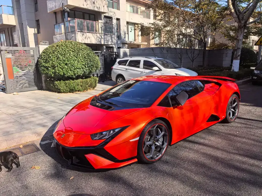 Lamborghini Huracan — фото 1
