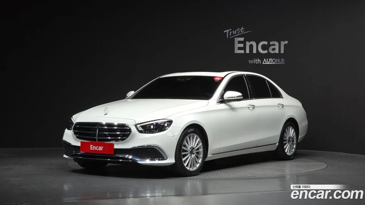 Mercedes-Benz E-Class — фото 1