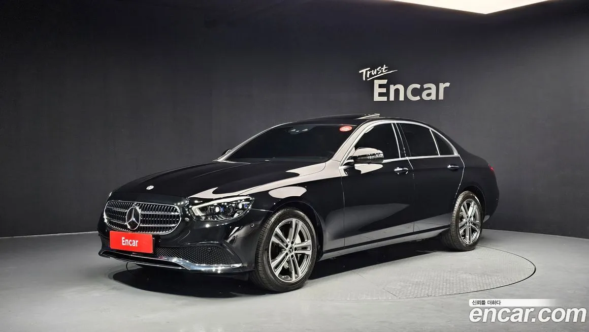 Mercedes-Benz E-Class — фото 1