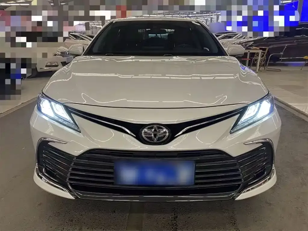 Toyota Camry 2023 из CN, фото 2
