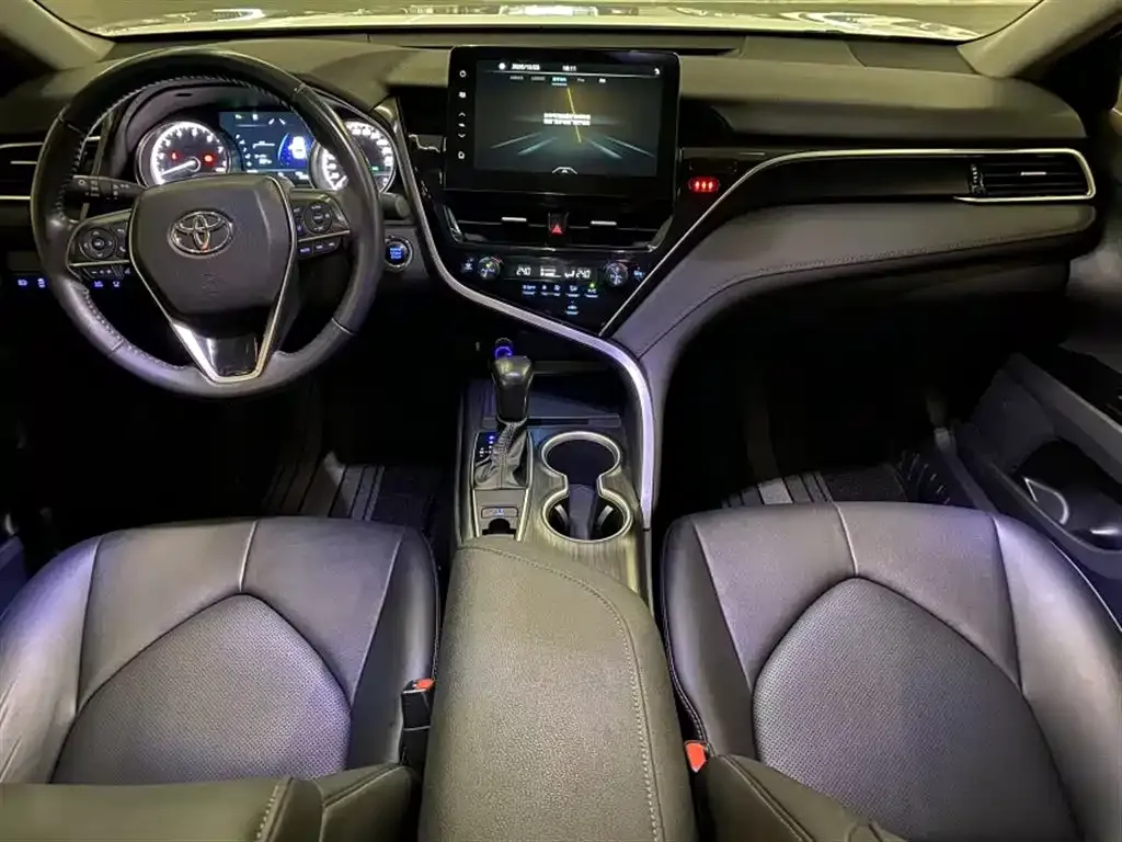 Toyota Camry 2023 из CN, фото 3