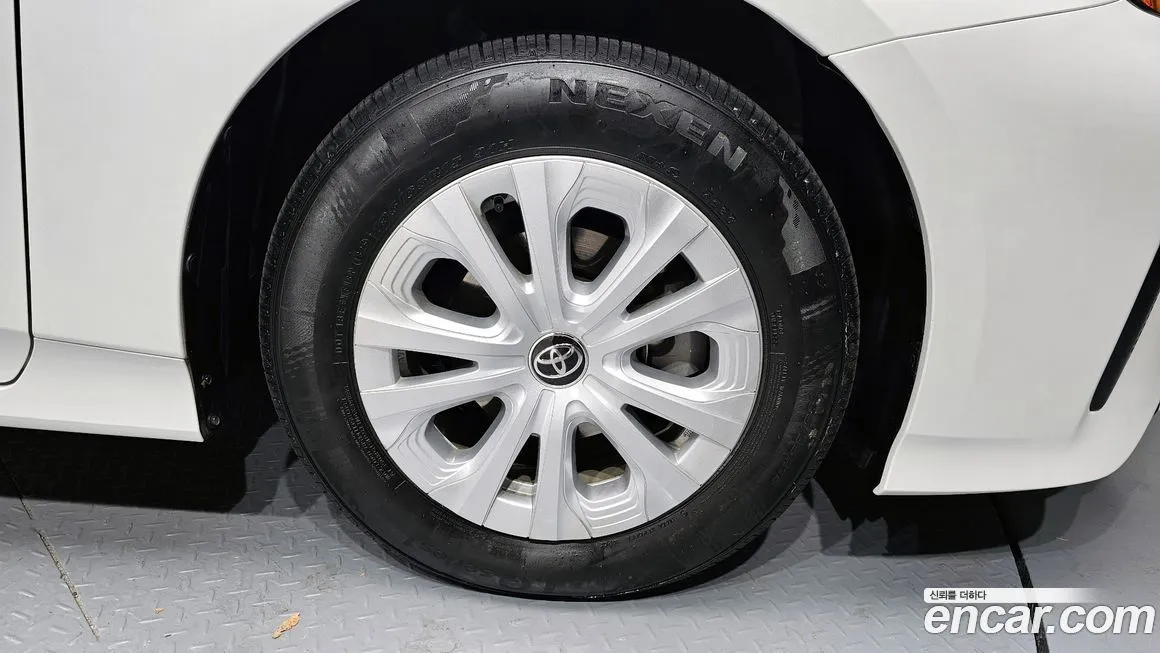 Toyota Prius 2022 из KR, фото 10