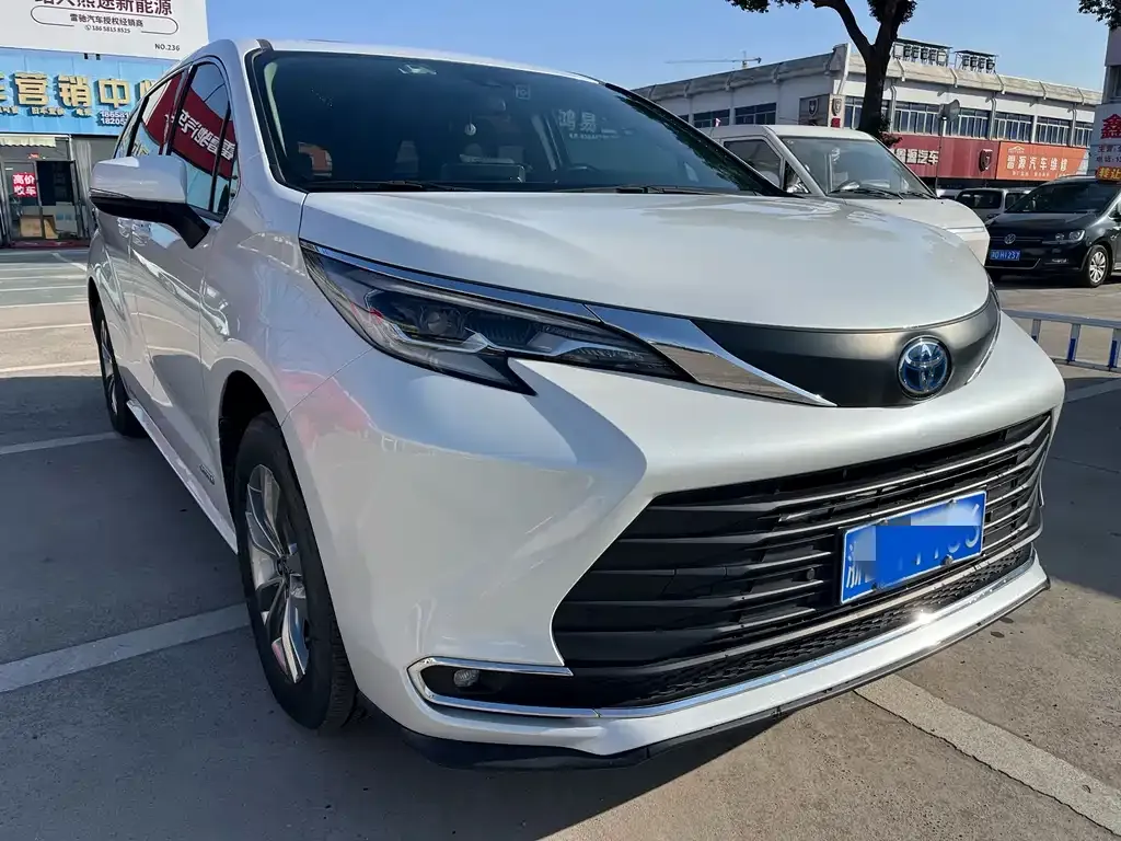 Toyota Sienna 2023 из CN, фото 7
