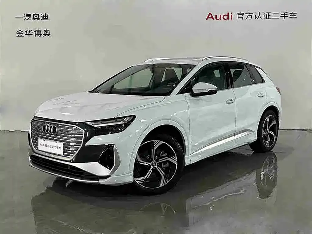 Audi Q4 e-tron — фото 1