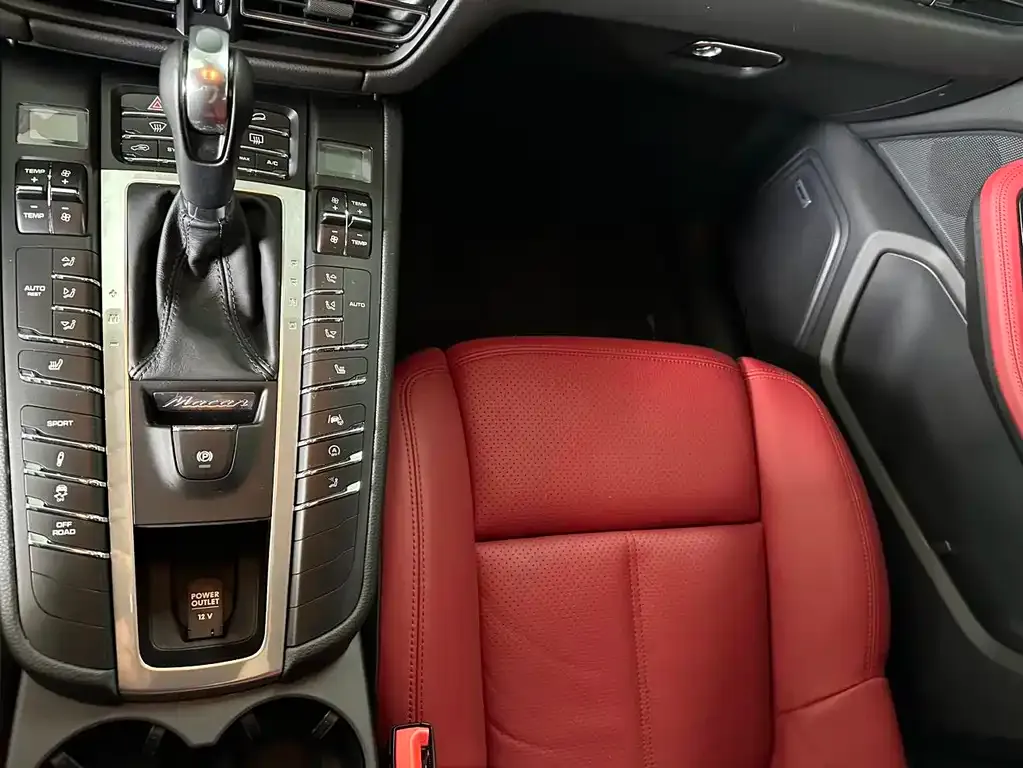 Porsche Macan 2021 из CN, фото 6