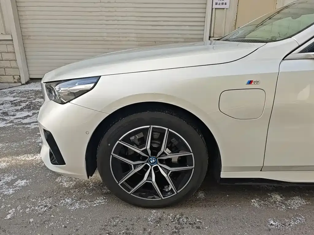 BMW i5 2025 из CN, фото 7
