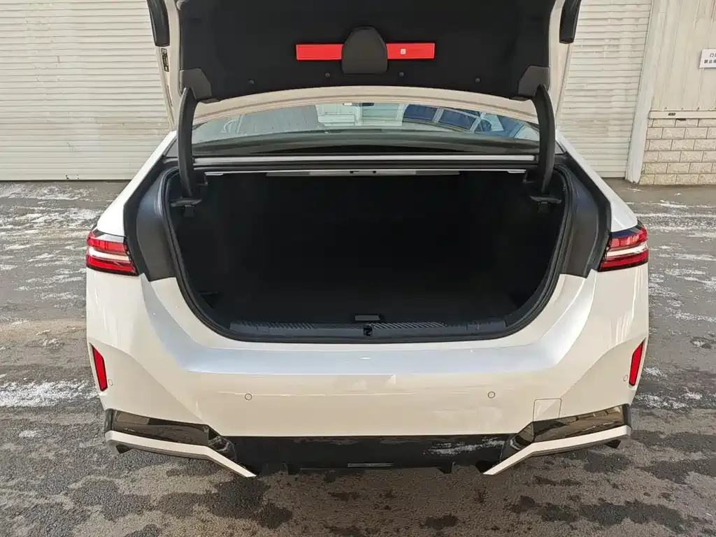 BMW i5 2025 из CN, фото 5