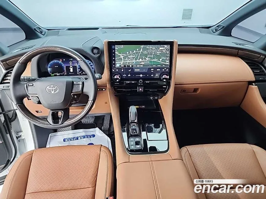 Toyota Alphard — фото 8
