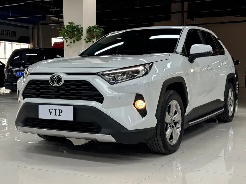 Toyota RAV4 2022 из CN, фото 1