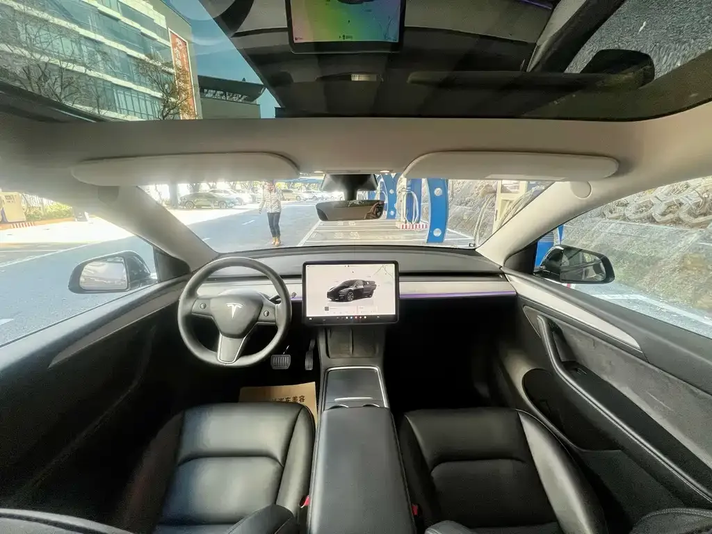 Tesla Model Y — фото 2