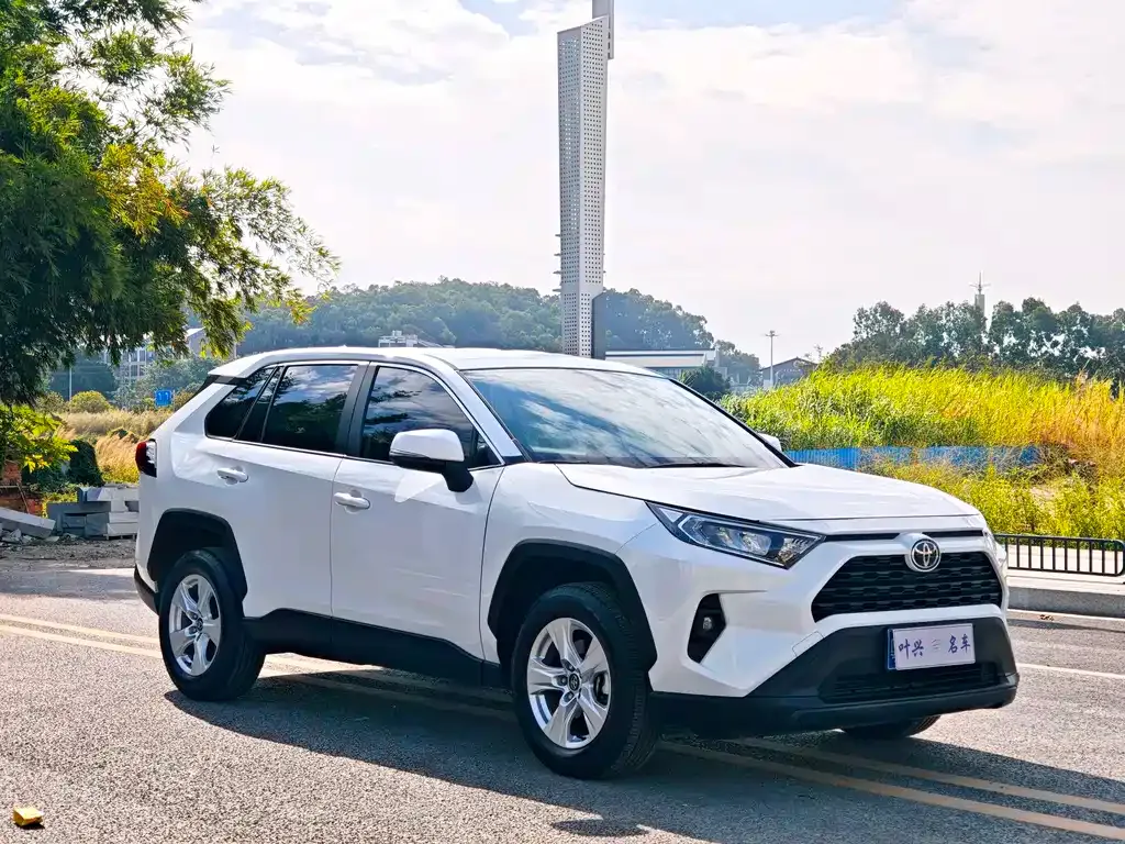 Toyota RAV4 2024 из CN, фото 6