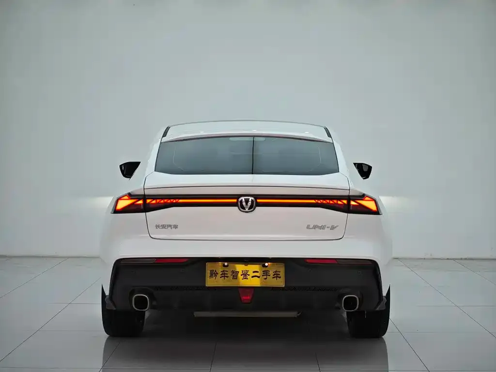 Changan UNI-V 2023 из CN, фото 2