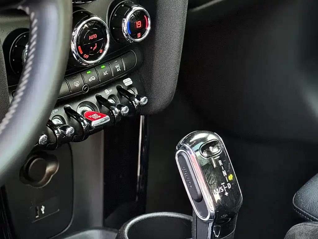 MINI Cooper (3-door) 2021 из CN, фото 4