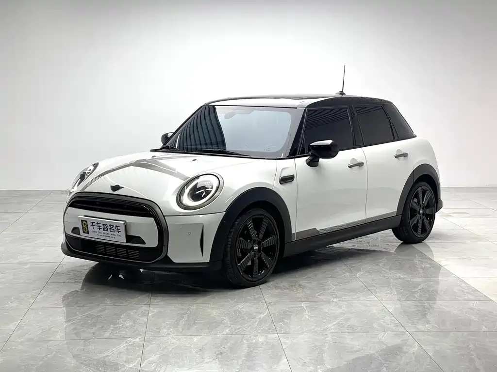 MINI Cooper (3-door) 2023 из CN, фото 1