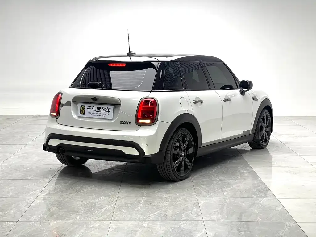 MINI Cooper (3-door) 2023 из CN, фото 5