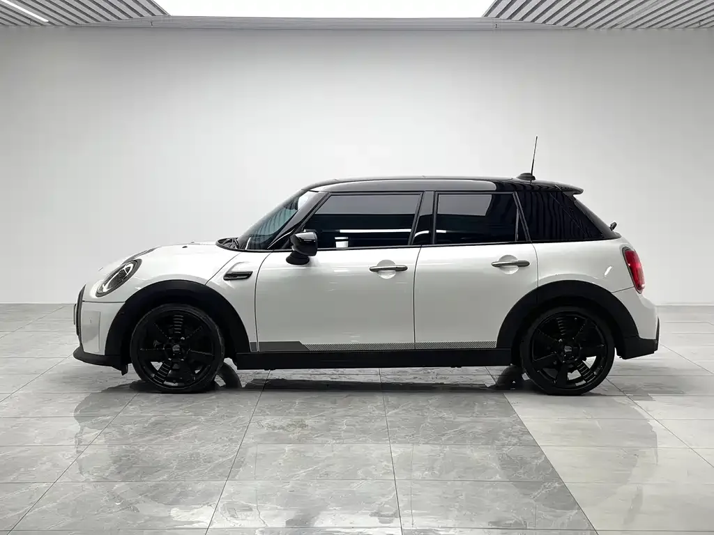 MINI Cooper (3-door) 2023 из CN, фото 6
