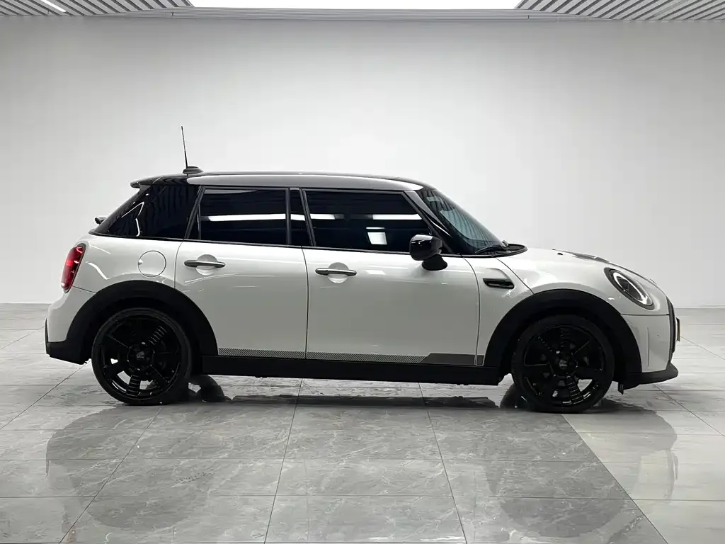 MINI Cooper (3-door) 2023 из CN, фото 9