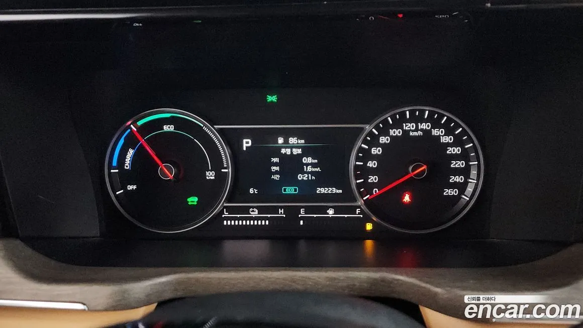 Kia Sorento — фото 8