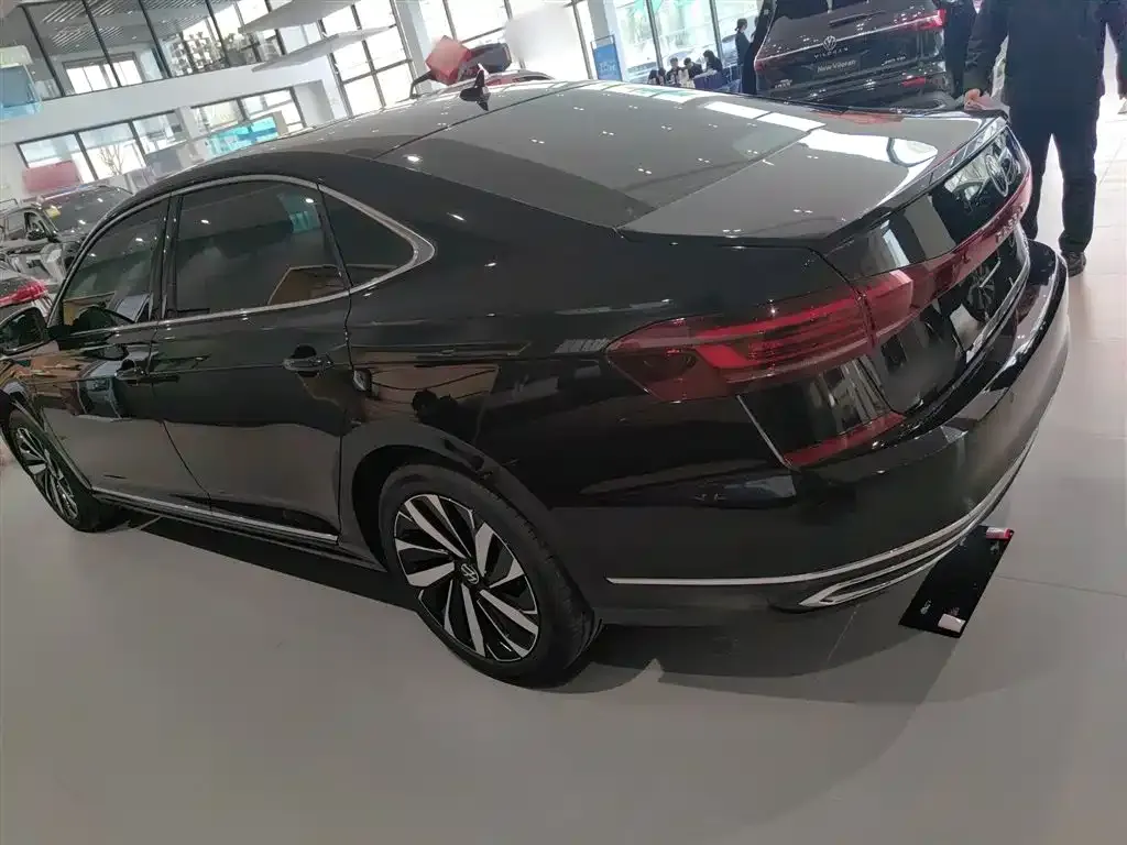 Volkswagen Passat — фото 5